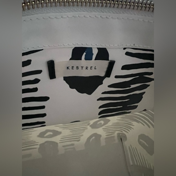 Kestrel High Tide Vinyl Tote Bag with Brown Leather Handles - Picture 6 of 6